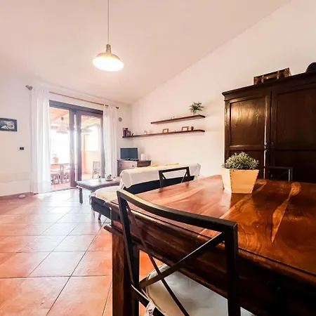 Sciascia 16 Apartment *